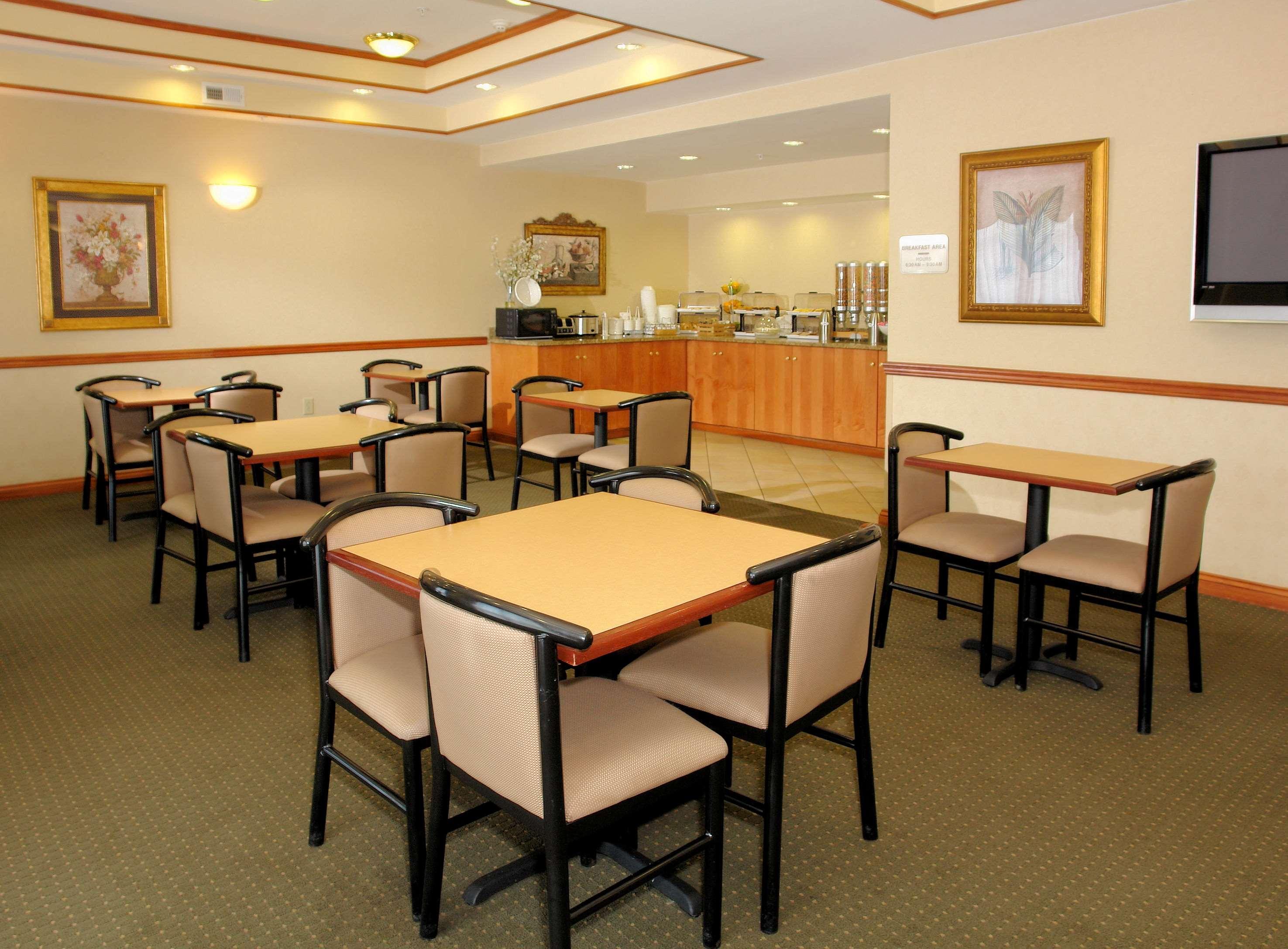 Best Western Executive Inn - Latta Berrys Crossroads Екстериор снимка
