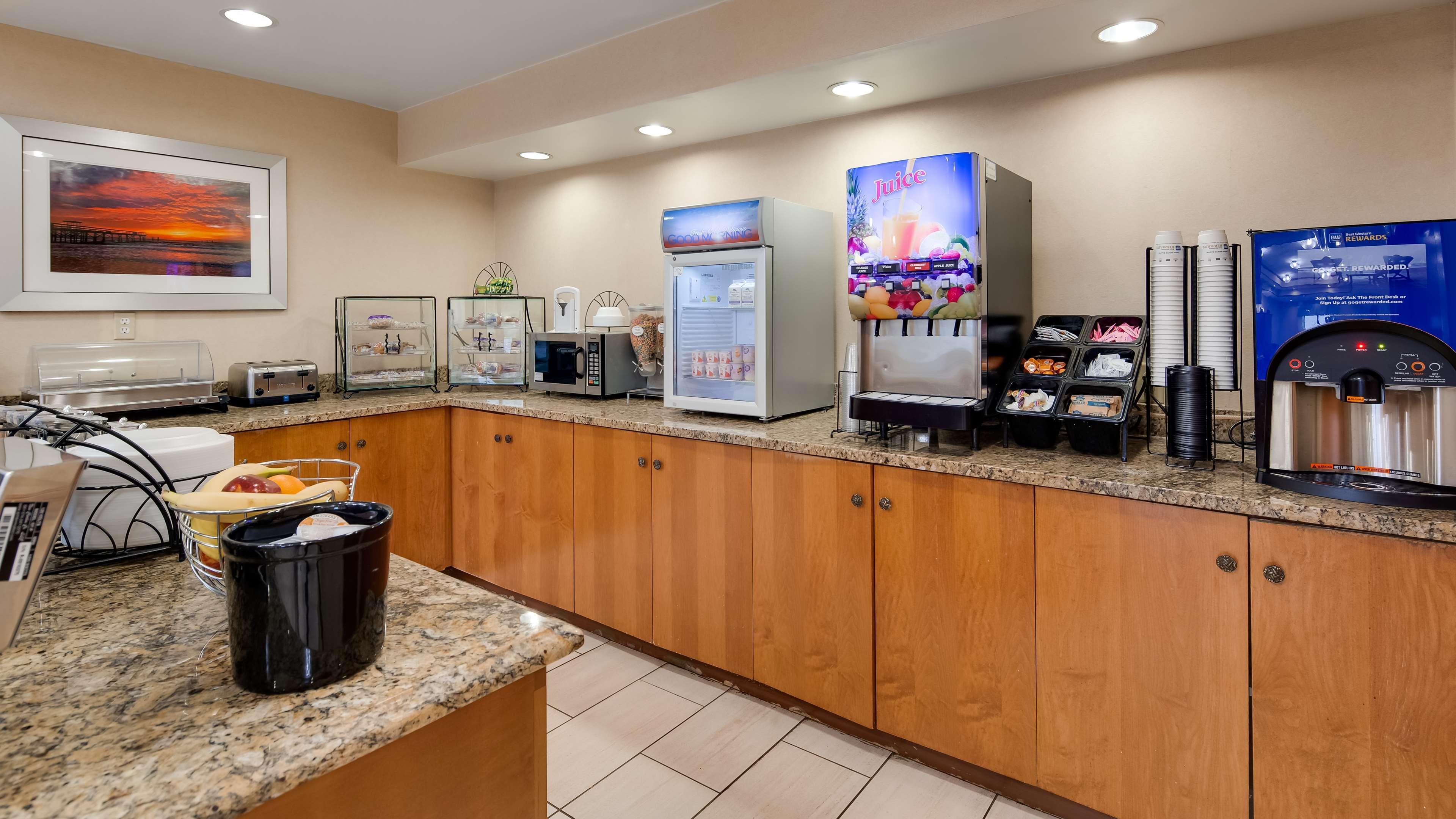 Best Western Executive Inn - Latta Berrys Crossroads Екстериор снимка