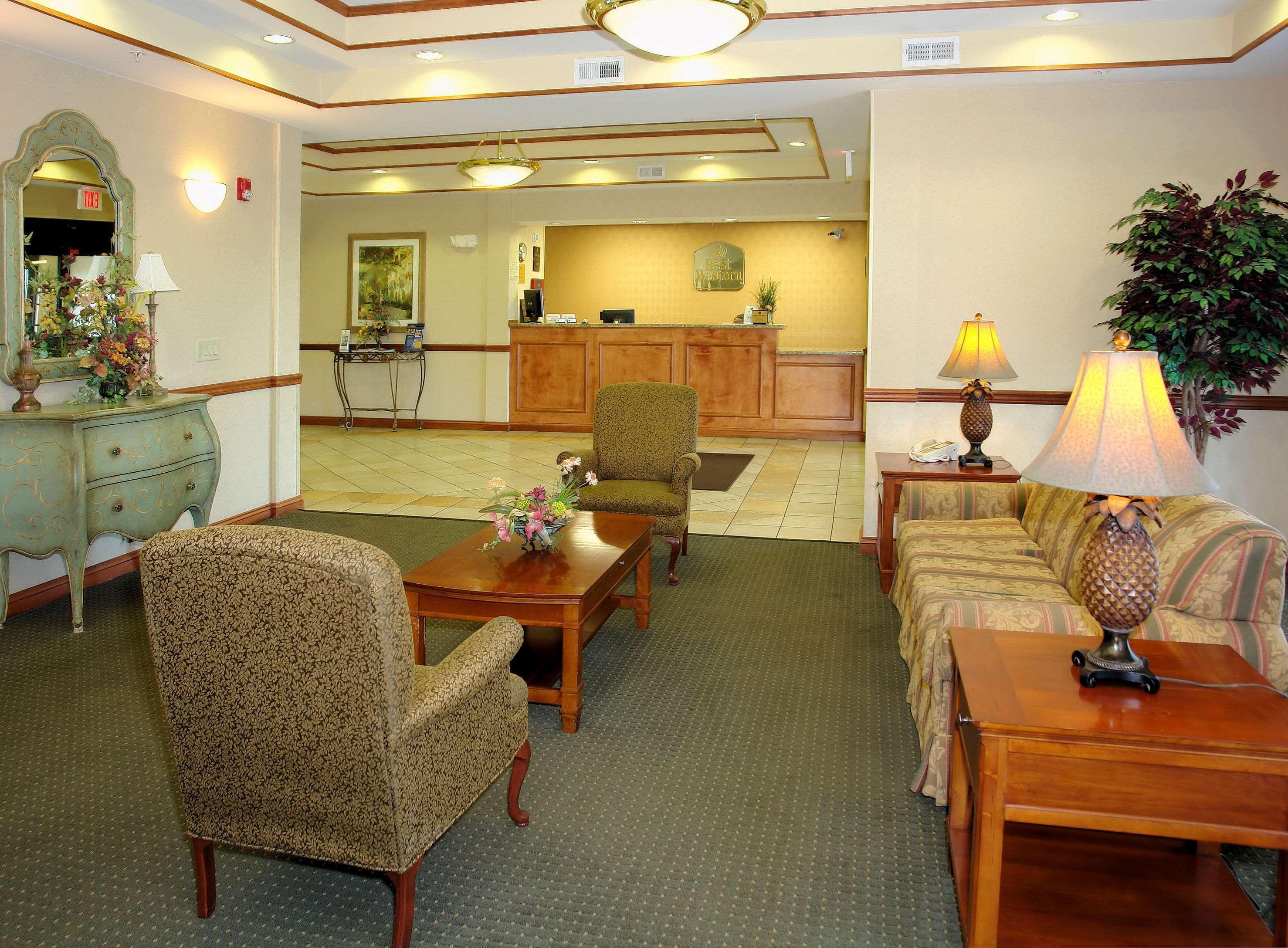 Best Western Executive Inn - Latta Berrys Crossroads Екстериор снимка