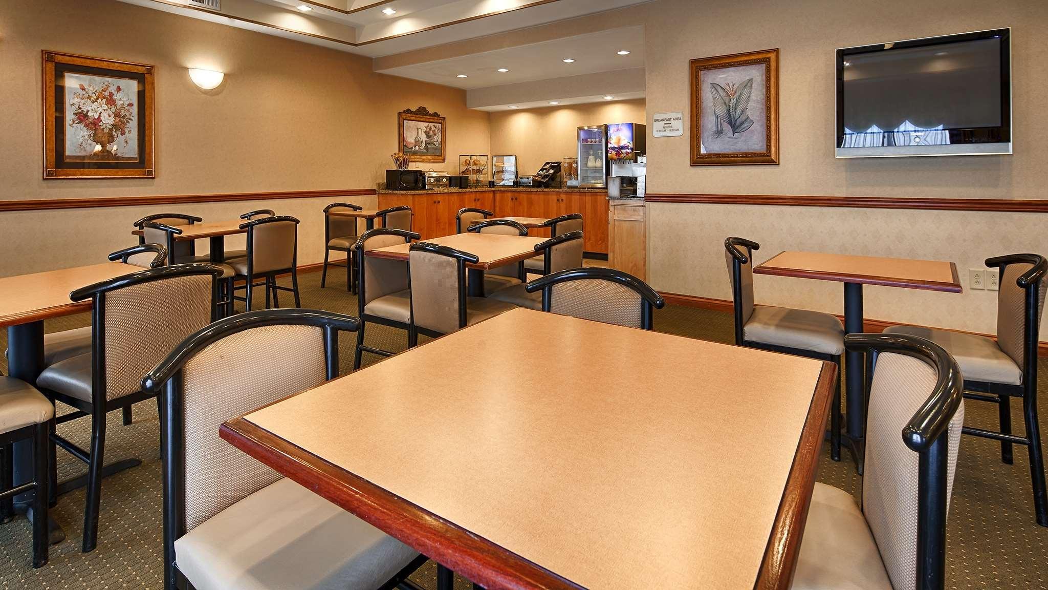 Best Western Executive Inn - Latta Berrys Crossroads Екстериор снимка