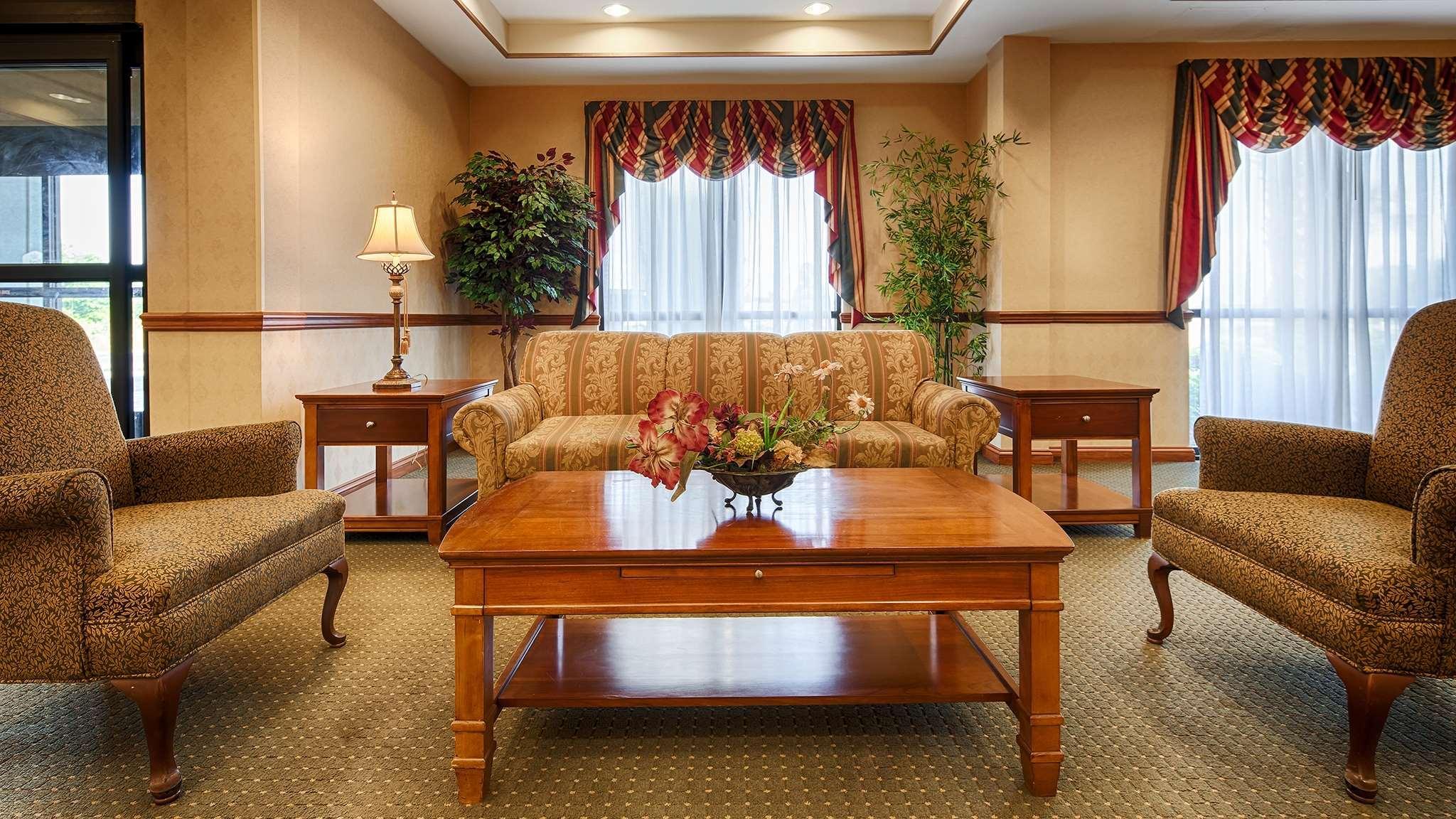 Best Western Executive Inn - Latta Berrys Crossroads Екстериор снимка