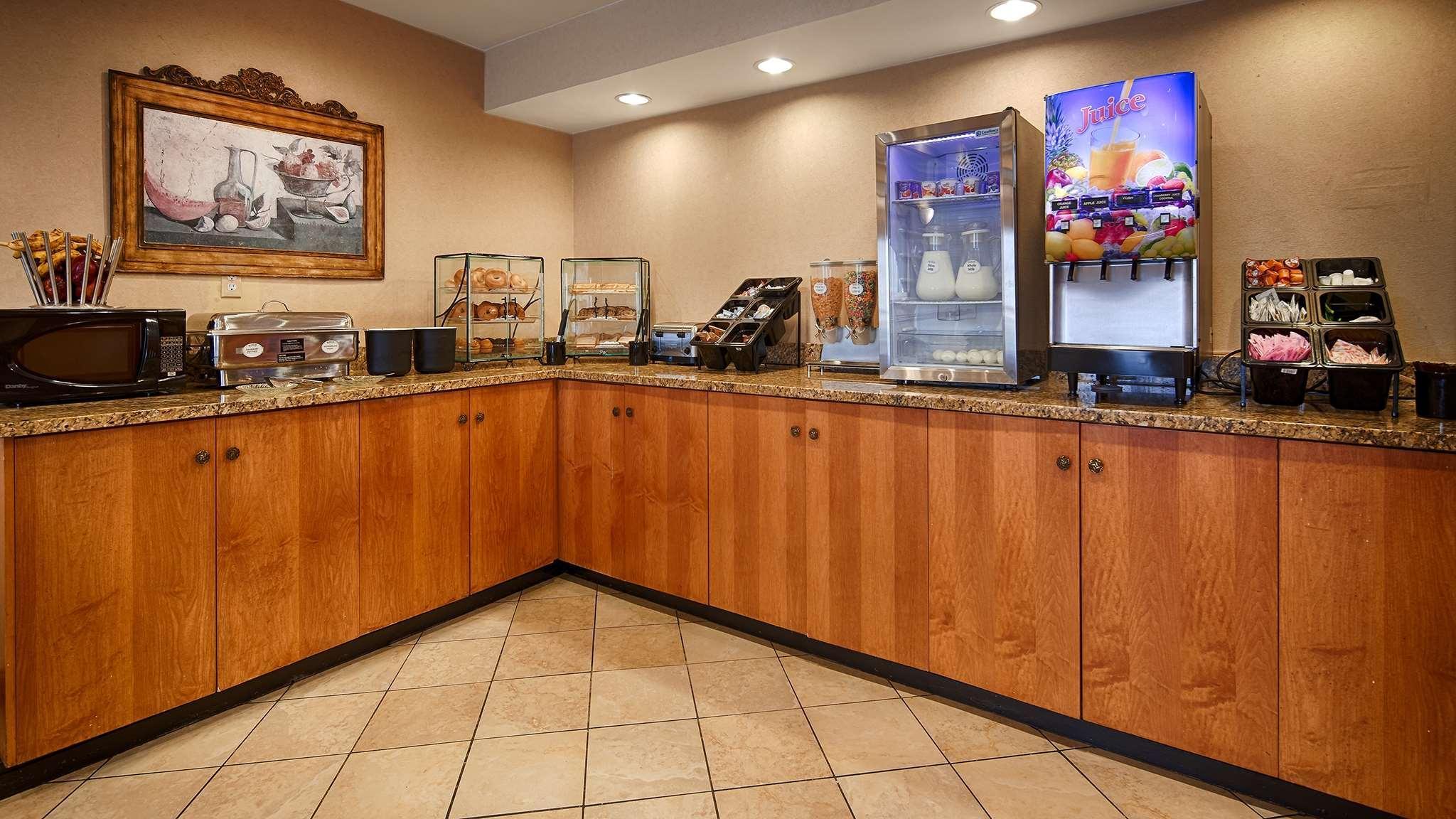 Best Western Executive Inn - Latta Berrys Crossroads Екстериор снимка