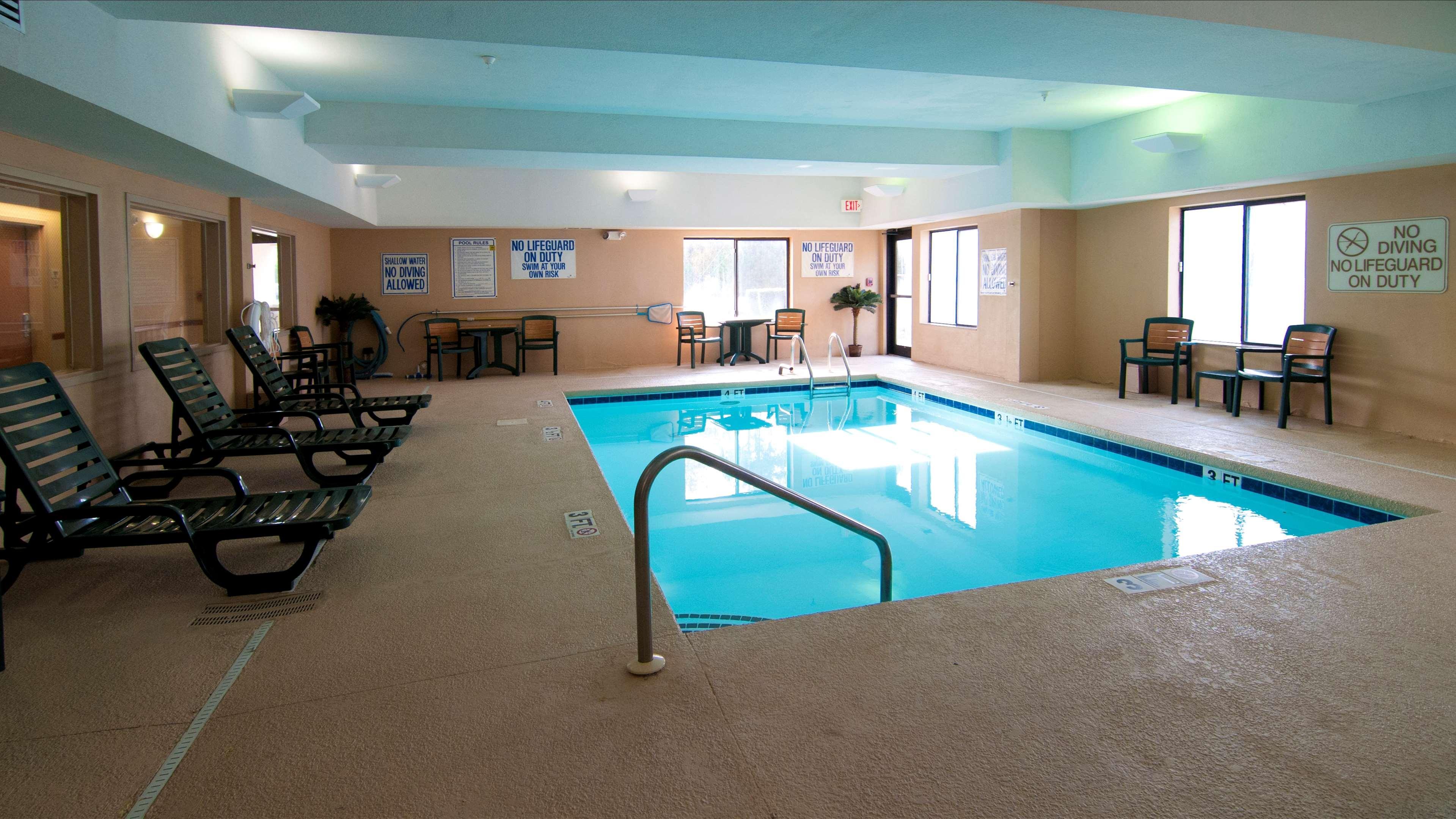 Best Western Executive Inn - Latta Berrys Crossroads Екстериор снимка